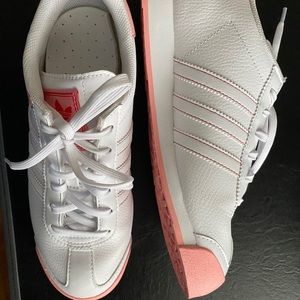 Adidas Woman Tennis Shoe